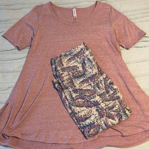 Lularoe leggings and perfect t
